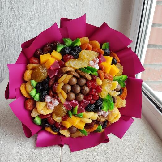 Ramo de frutas secas y macadamia