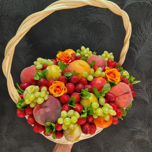 Корзина из фруктов