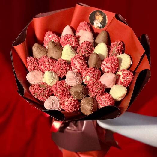 Роскошный букет из клубники в шоколаде Valentine s Day