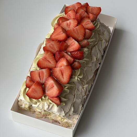 Меренговый рулет с клубникой