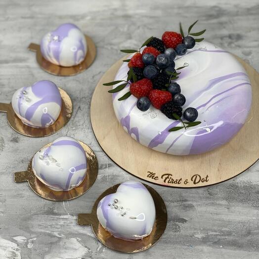 Birthday gift cake with cakes
