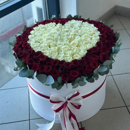 151 Rose Heart Box