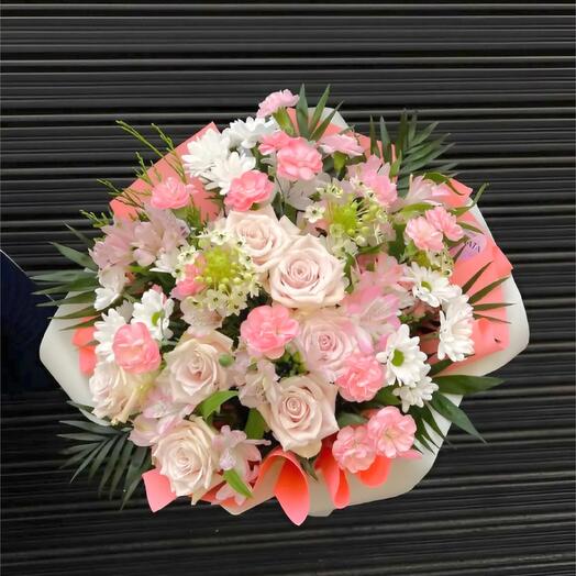 Diamante Natural – Ramo de rosas y flores mixtas en tonos rosados y blancos
