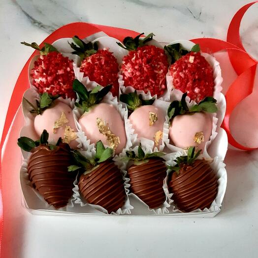 Chocolate-covered strawberries 12 berries