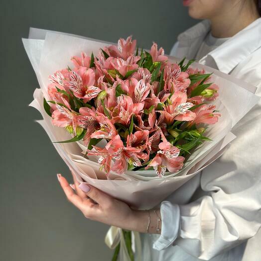 Blushing Alstroemeria Bouquet-1940