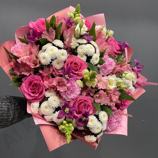 Pink and white bouquet