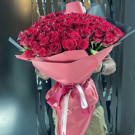 Bouquet of 200 red roses "Favorite"