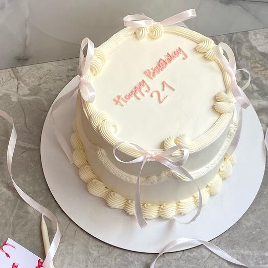 A ruffle cake for a girl, a friend