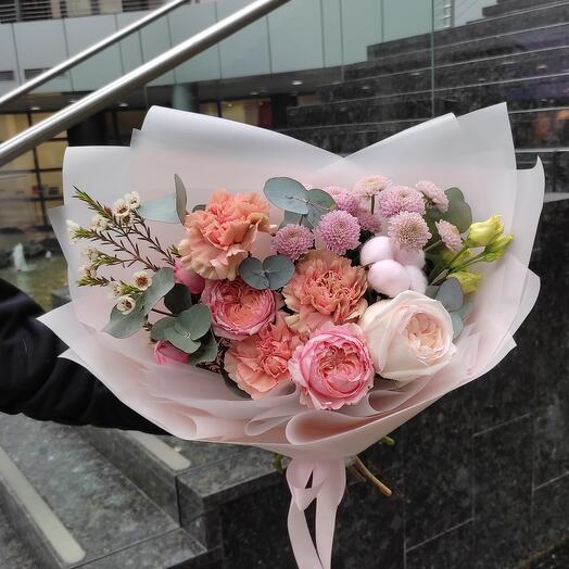 Bouquet of Roses, Chrysanthemums and dianthus