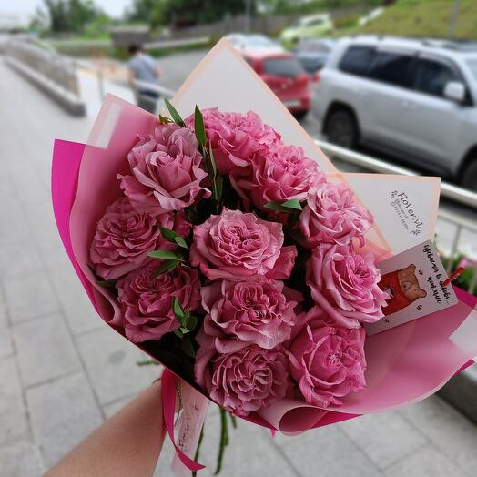 11 rosas de peonía con eucalipto