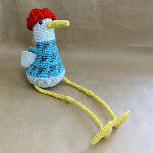 Вязаная интерьерная игрушка Чайка