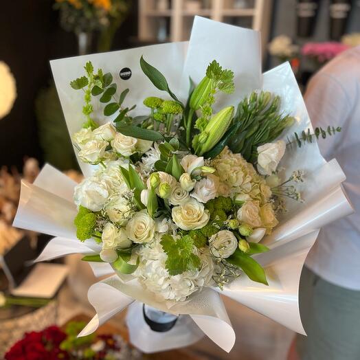 Premium white bouquet