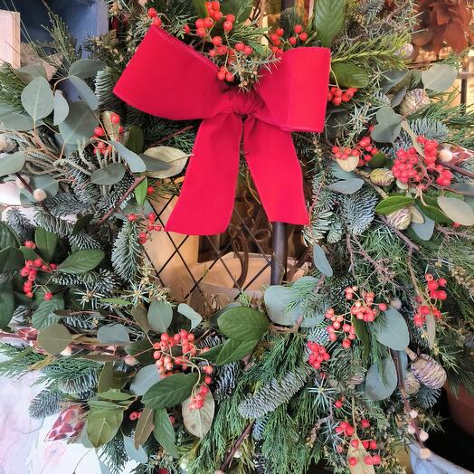 Festive berries wreath