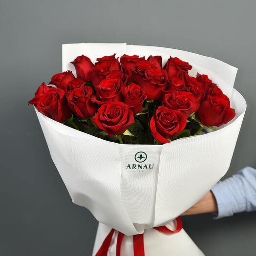 Классический букет из 25 красных роз