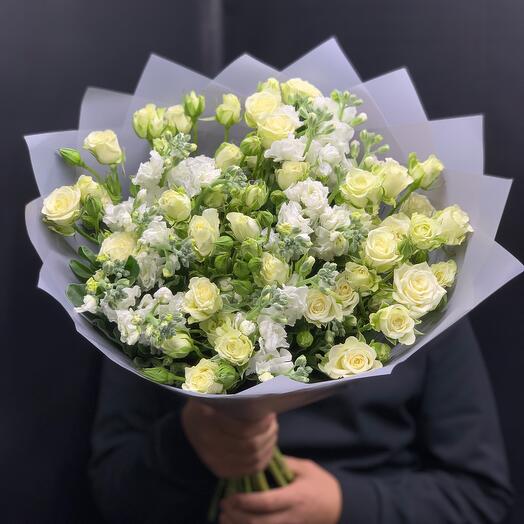 Bush roses and Mattiola