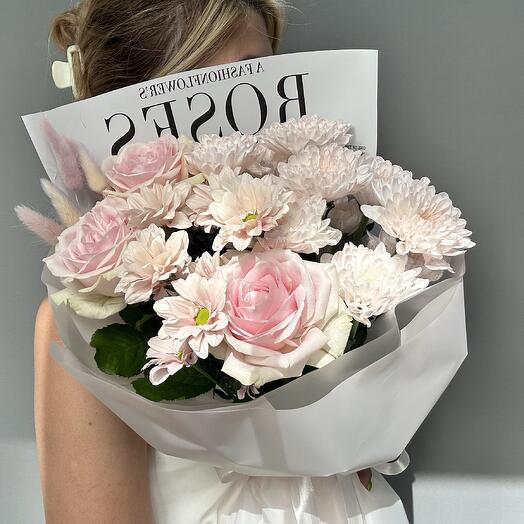 Bouquet of chrysanthemums and roses in pink shades