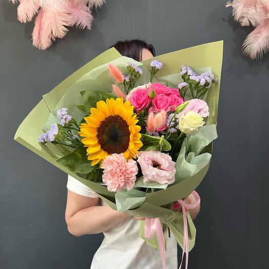 Авторский букет с подсолнухом  🌻