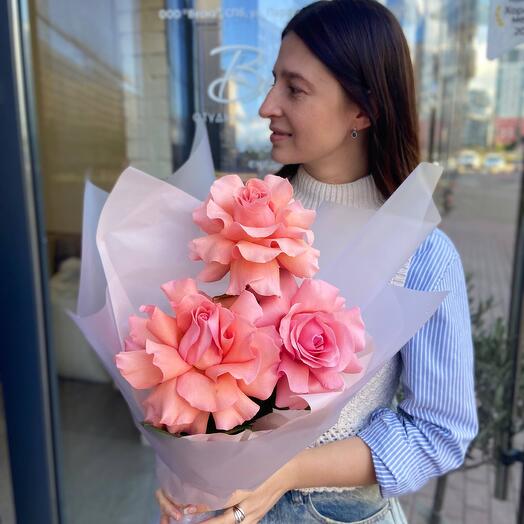 Monobucket of 9 peonies