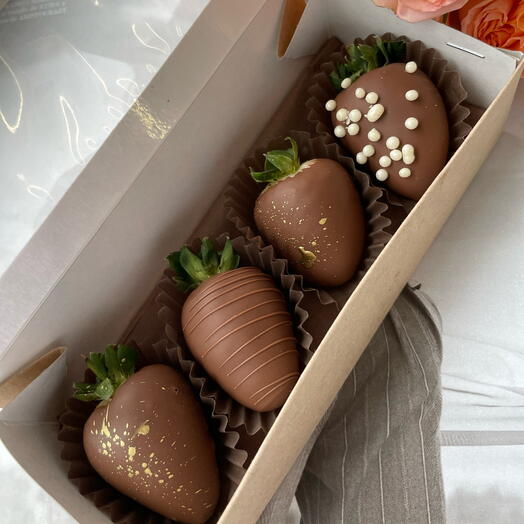 Strawberry mini present