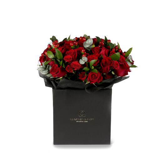 Red Fresh Roses Bouquet in a Bag - Medium