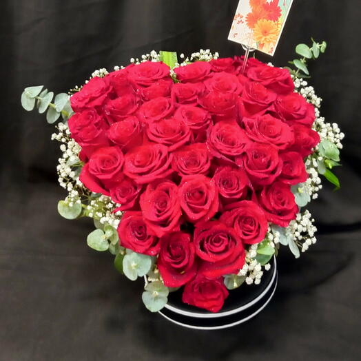 Red rose heart in box