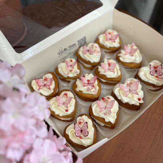 Медовые пирожные с кремом чиз