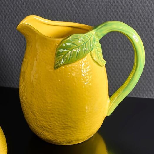 Citron pitcher, yellow