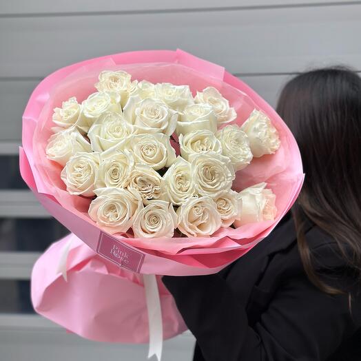 25 белых роз