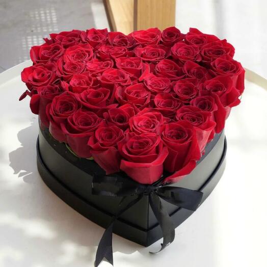 33 red roses in box