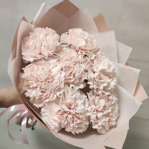 Bouquet of 7 cream dianthuses