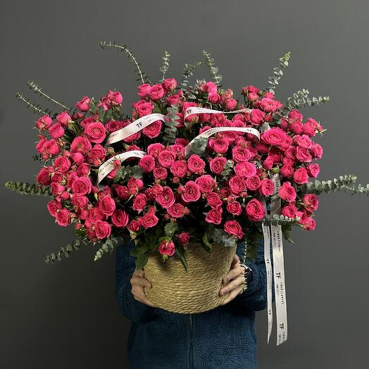 Объемная Композиция из спрей роз в кашпо