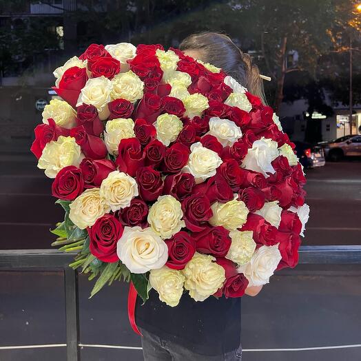 100 roses bouquet️🤍
