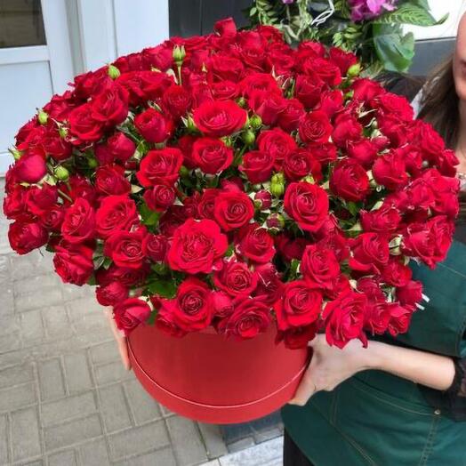 Цветы в коробке кустовые розы XXL
