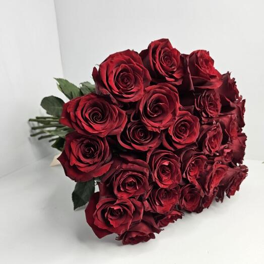 Охапка 31 красная роза под ленту арт. 35228