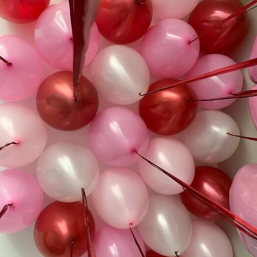Globos bajo el techo, globos para el cumpleaños de una niña