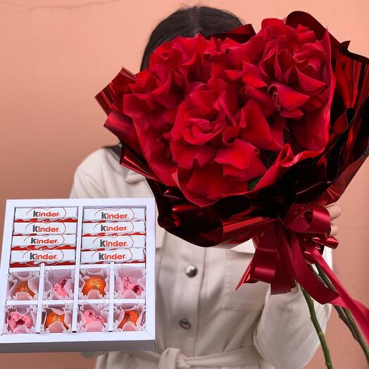 Combo con kinders y rosas rojas francesas