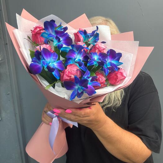 Будет из орхидей космос с розами