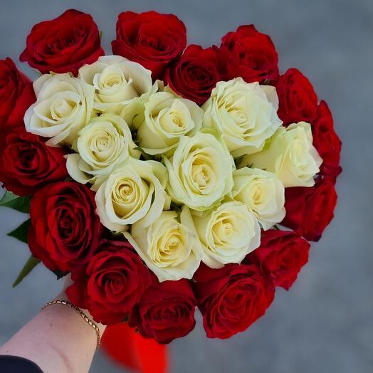 Corazón de 25 rosas