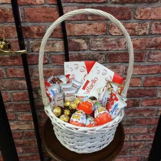 Cesta de Kinder dulces