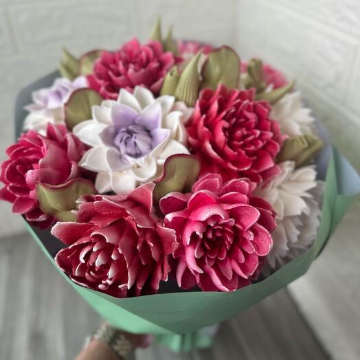 Зефирные цветы георгины