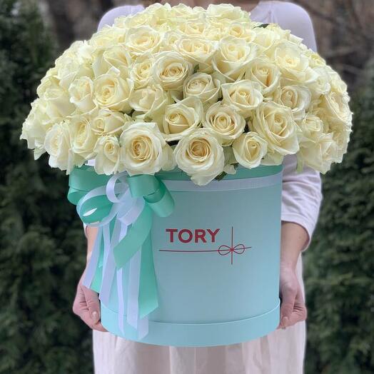 101 white roses in a Hat Box