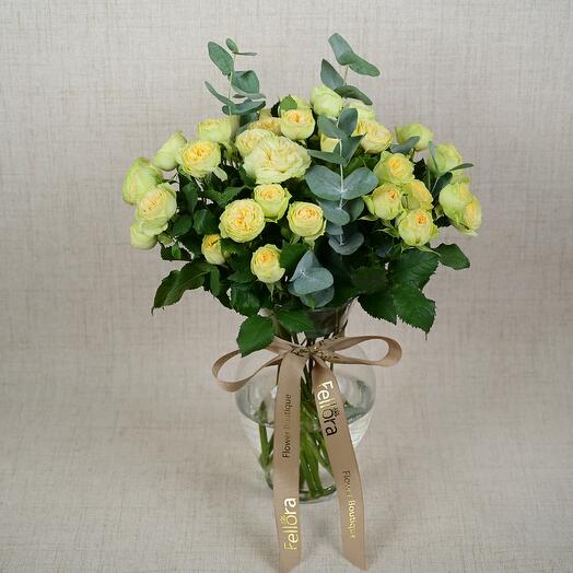 9 Golden Trend Setter Roses