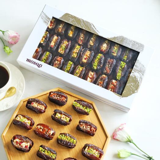 Assorted Stuffed Dates (700 Gm)