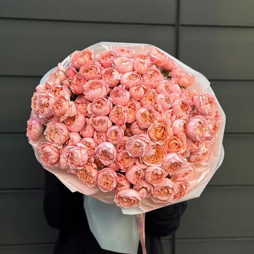 25 спрей роз в оформлении