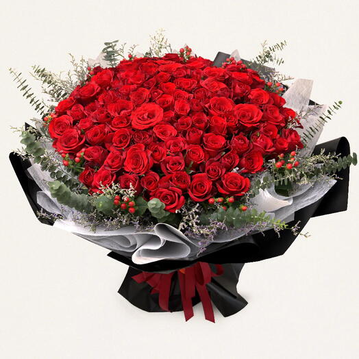 100 Stunning Red Roses