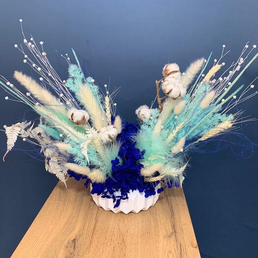 Interior composition with stabilized hydrangea and cotton