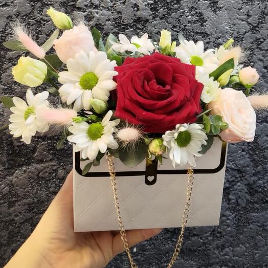 Композиция в стильной сумочке🌹