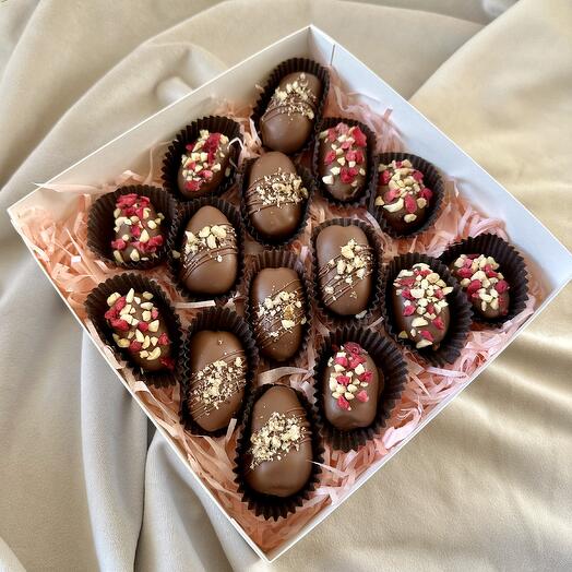 Набор фиников в молочном шоколаде