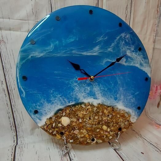 Часы из смолы Синее море