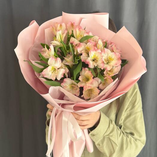Bouquet of pink alstroemeria
